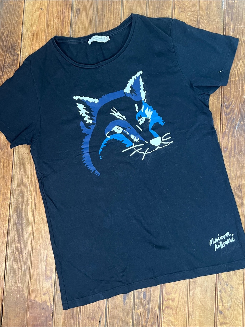 MAISON KITSUNÉ Black Tee with Blue Fox Graphic